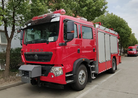 Пожарная машина пены воды привода пожарного насоса 4x2 ISO9001 80L/S с кабиной 2 строк